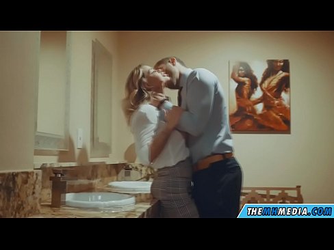 ❤️ Ke hoʻowalewale ʻia ʻoe e kahi blonde busty i kahi lumi hoʻomaha ākea ️ Sluts ma haw.virtsextor.ru ❌️